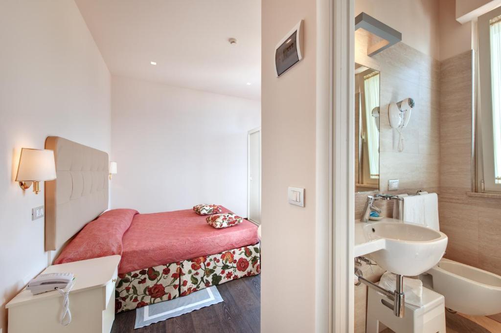 Hotel Bahia San Benedetto del Tronto Habitación foto