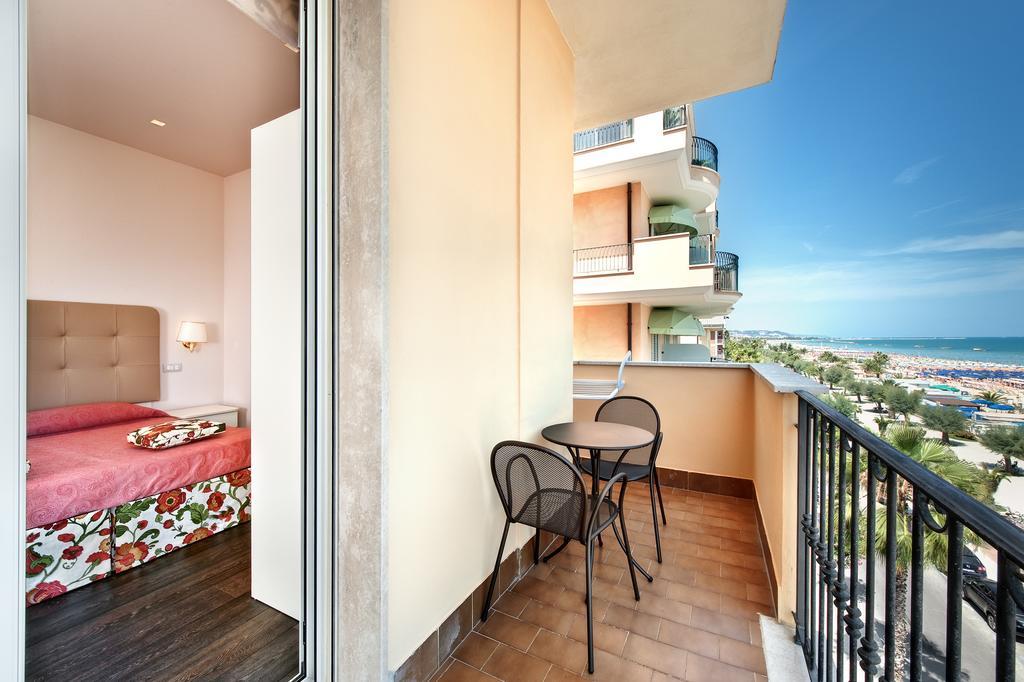 Hotel Bahia San Benedetto del Tronto Habitación foto