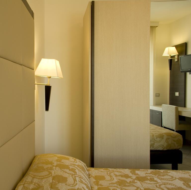 Hotel Bahia San Benedetto del Tronto Habitación foto